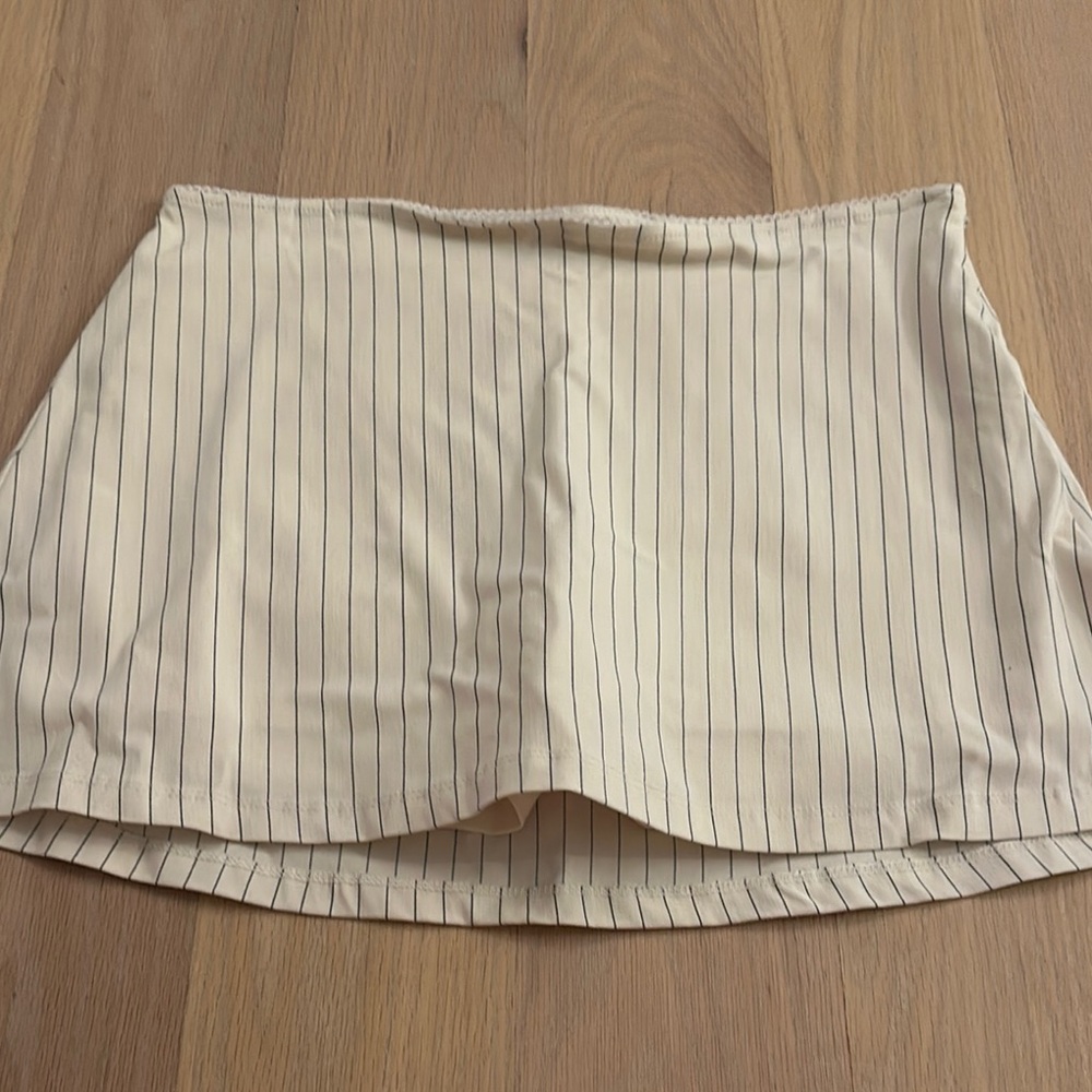 Wild fable white and grey striped pencil mini skirt